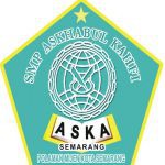 Guru Bahasa Indonesia dan IPA SMP Askhabul Kahfi Semarang